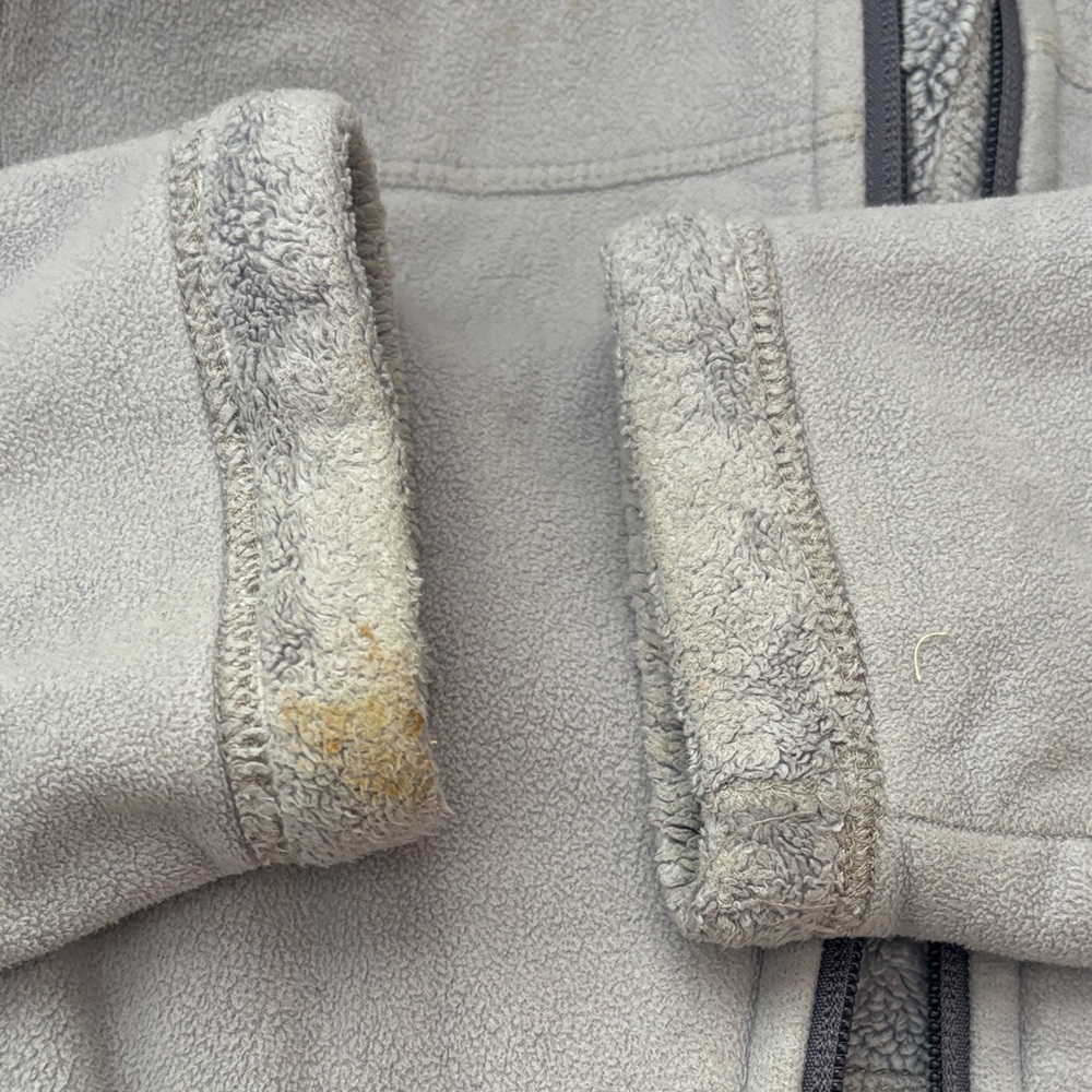 The North Face Light Gray Fleece Jacket - Picture 4 of 5